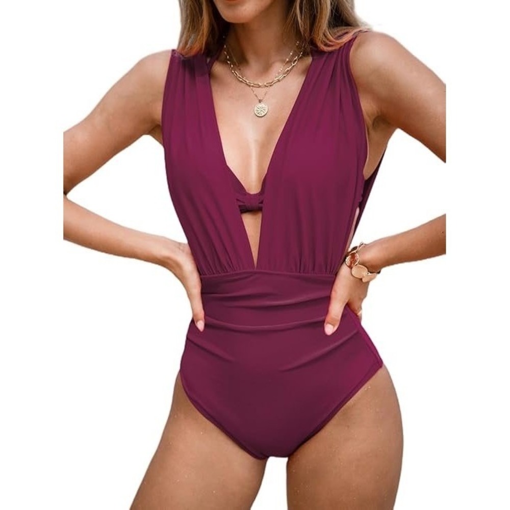 CUPSHE Womens‎ Burgundy Ruched Deep V-Neck Halter One-Piece Swimsuit New